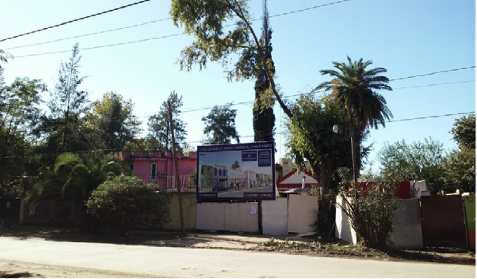 Venta de casas de fin de semana para la construcción de paseos comerciales